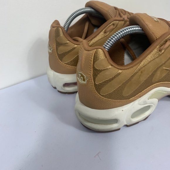 Nike TNs Air Max Plus Brown Suede Sneakers Mens Size US9.5 AH9897-201 - Picture 3 of 8